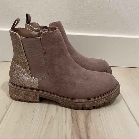 Steve Madden Other - Steve Madden Glitter Rhinestone Chelsea Boots